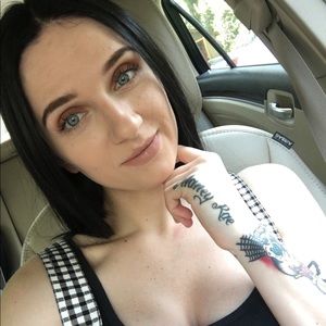 Meet your Posher, Jessica